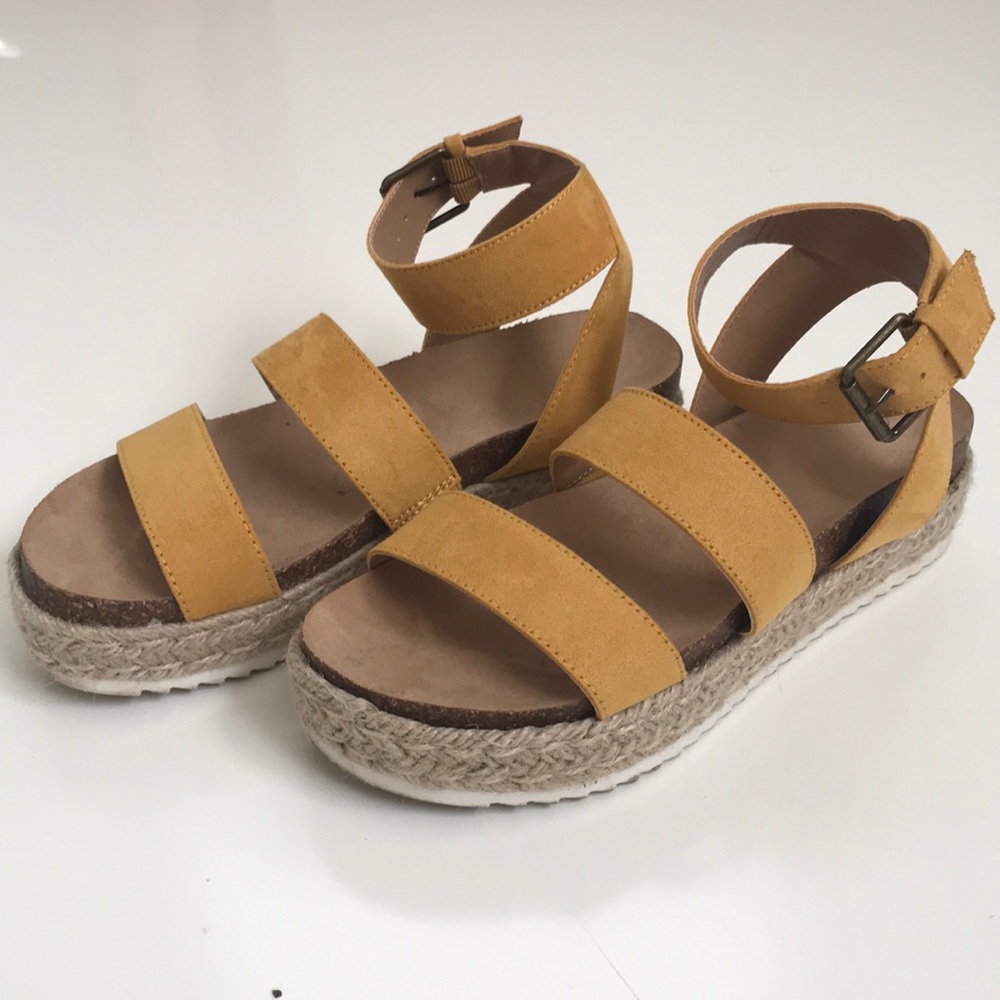 Universal Thread Espadrilles 7 1/2